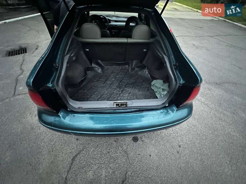 Седан Mazda 626 1994 в Шпикове