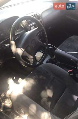 Хэтчбек Mazda 626 1999 в 