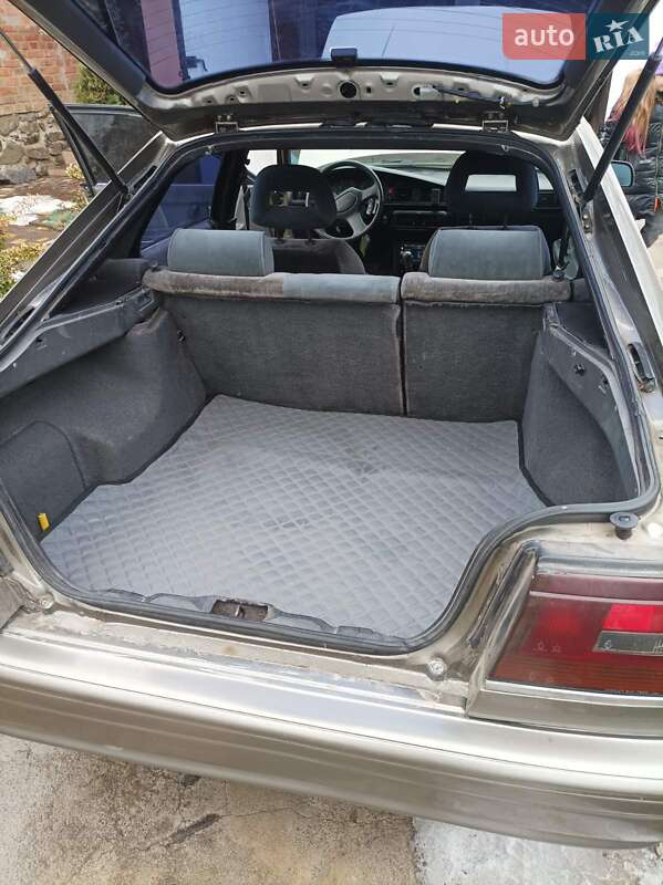 Хетчбек Mazda 626 1987 в Вінниці