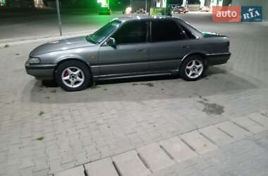 Седан Mazda 626 1990 в Черновцах