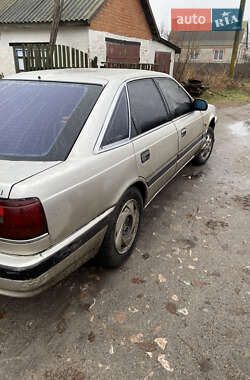 Хетчбек Mazda 626 1988 в Градизьку