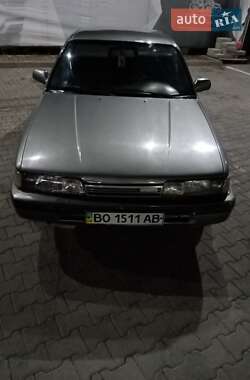 Седан Mazda 626 1990 в Чернівцях