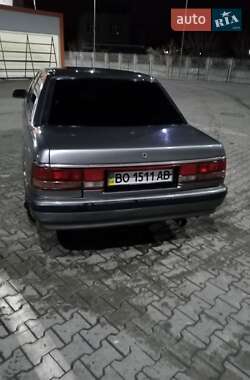 Седан Mazda 626 1990 в Черновцах