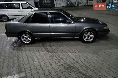 Седан Mazda 626 1990 в Черновцах