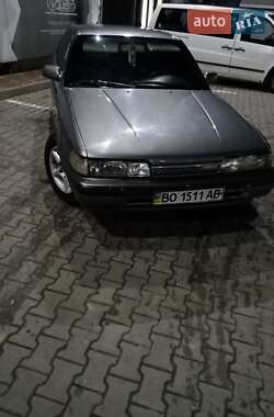 Седан Mazda 626 1990 в Черновцах