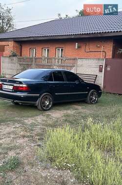 Седан Mazda 626 1998 в Чугуеве