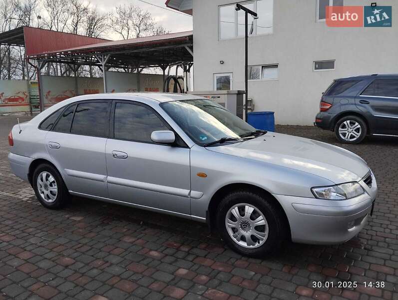 Хэтчбек Mazda 626 2000 в Черновцах