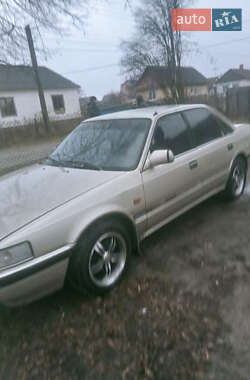 Седан Mazda 626 1988 в Сарнах