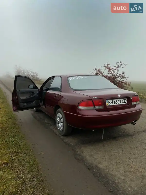 Седан Mazda 626 1992 в 