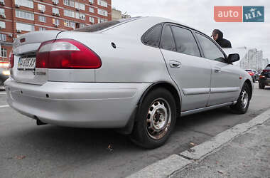 Хэтчбек Mazda 626 2000 в 