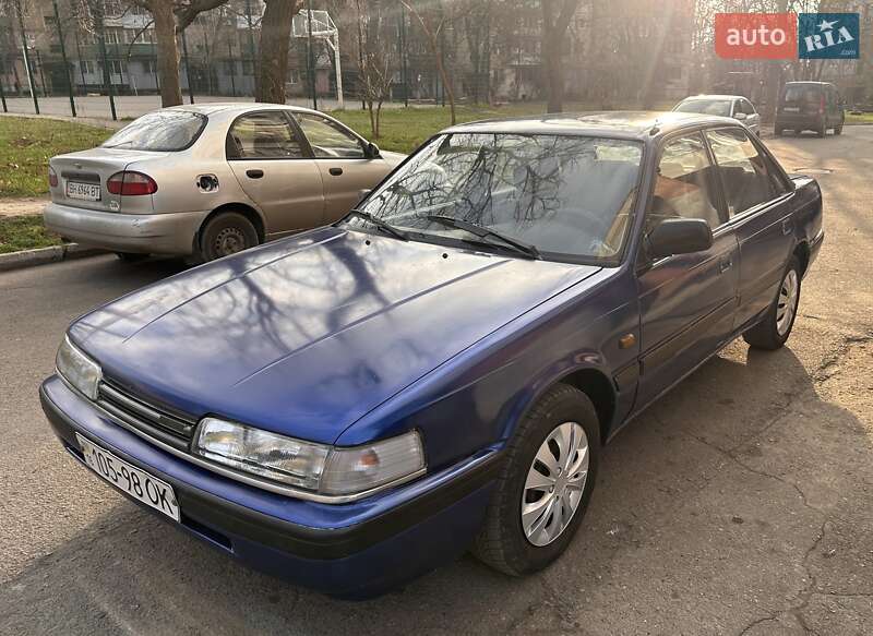 Седан Mazda 626 1992 в 