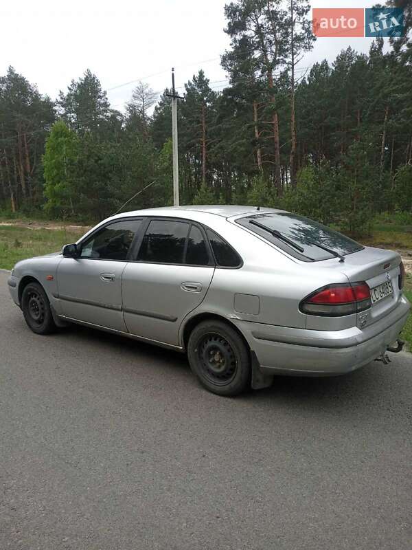 Седан Mazda 626 1999 в Ровно