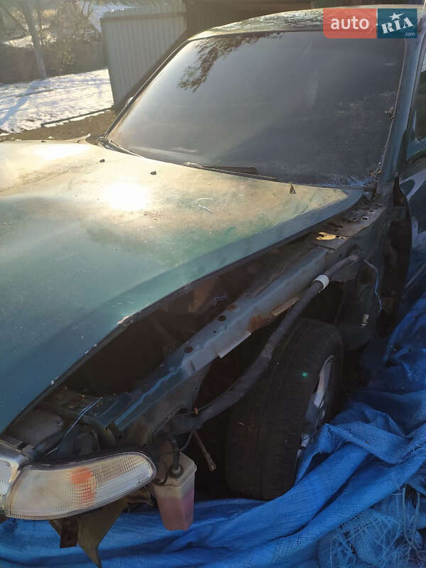 Седан Mazda 626 1993 в Чутове