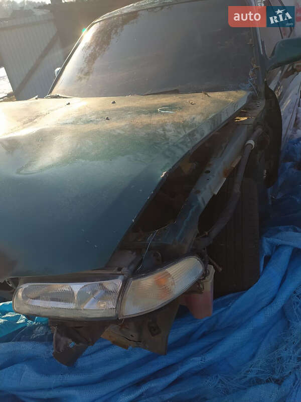 Седан Mazda 626 1993 в Чутове