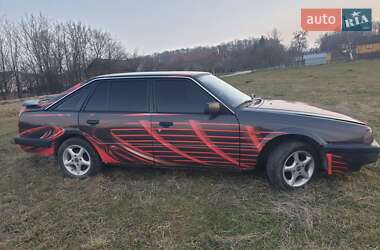 Седан Mazda 626 1986 в 