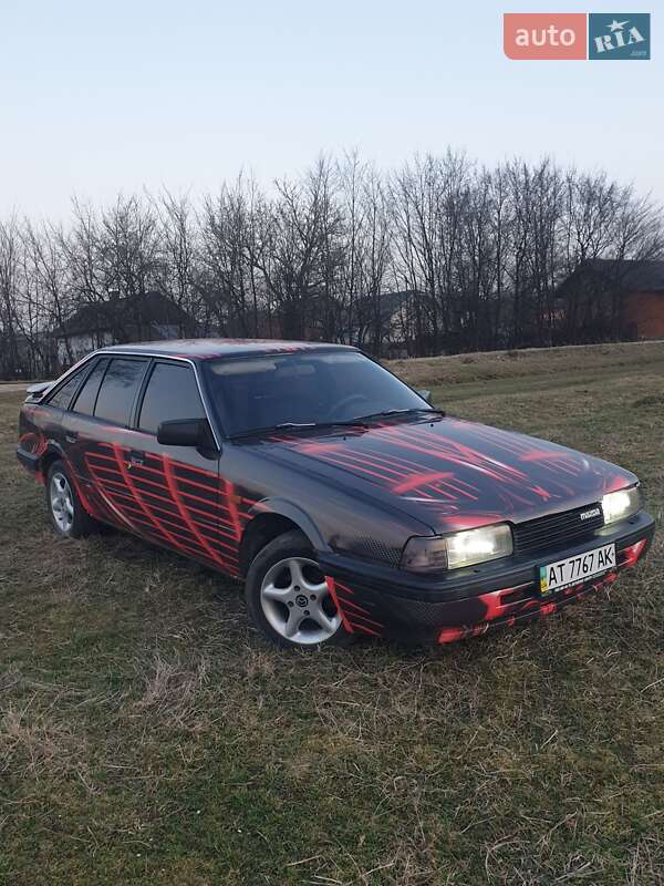 Седан Mazda 626 1986 в 