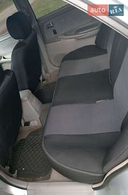 Седан Mazda 626 2000 в 