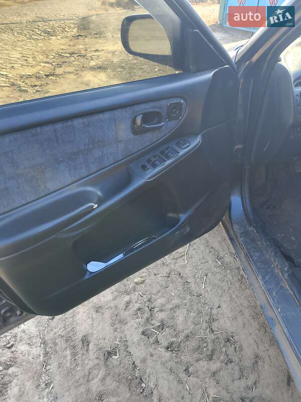 Седан Mazda 626 1997 в Теплику