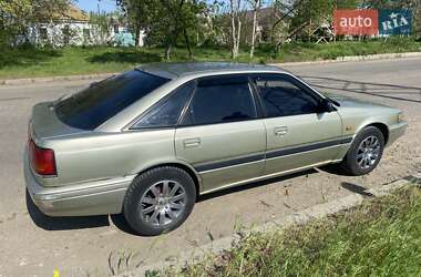 Хэтчбек Mazda 626 1989 в 