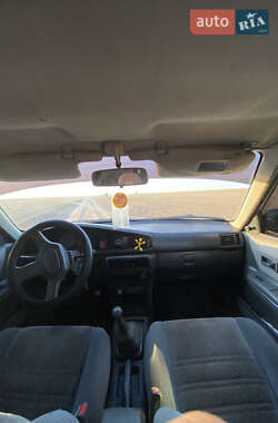 Седан Mazda 626 1987 в 
