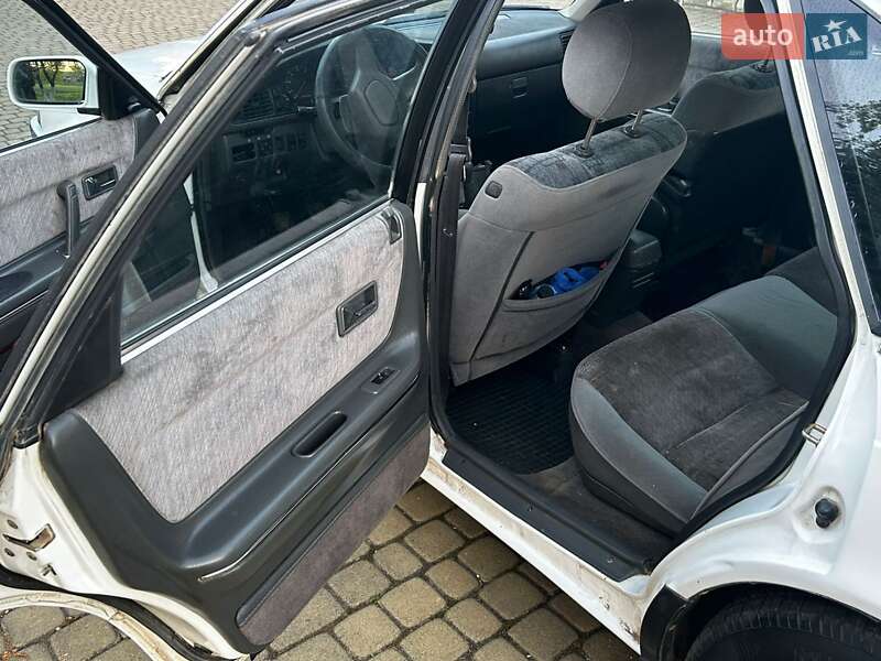 Седан Mazda 626 1991 в Самборі