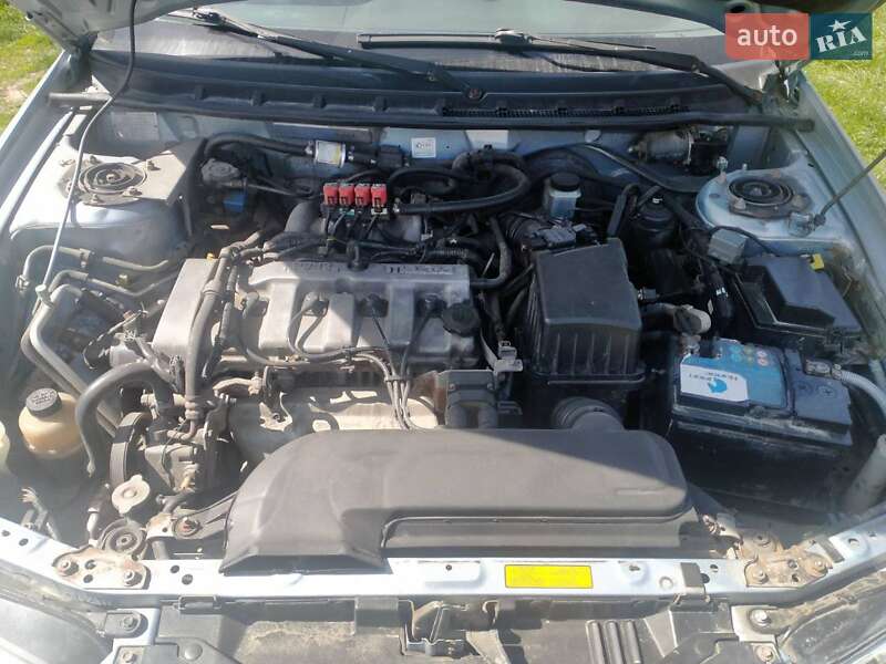 Седан Mazda 626 2000 в Луцьку