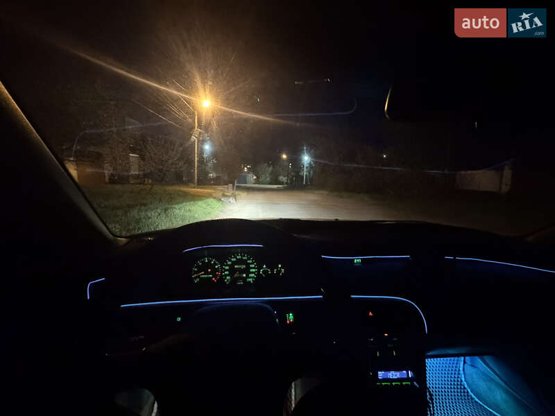 Седан Mazda 626 1992 в 