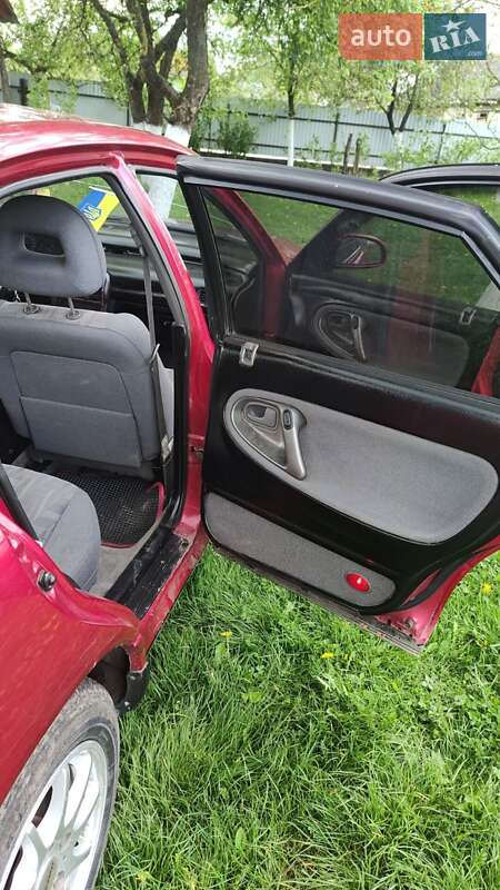 Седан Mazda 626 1994 в Любомле