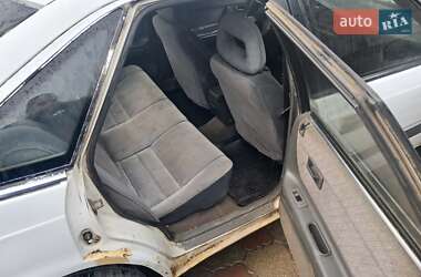 Седан Mazda 626 1988 в 
