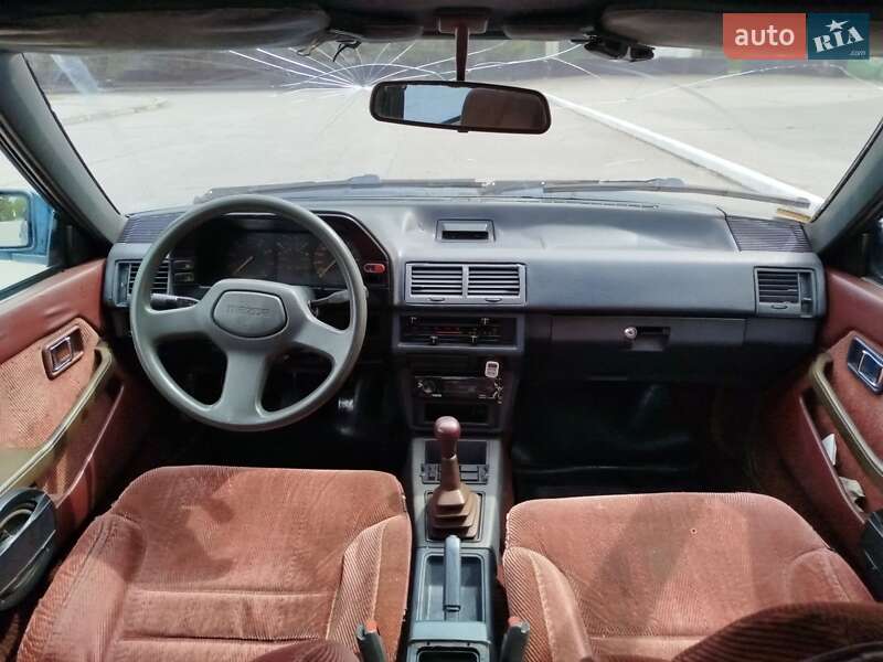 Хетчбек Mazda 626 1986 в Жовтих Водах фото 4 Хетчбек Mazda 626 1986 в Жовтих Водах