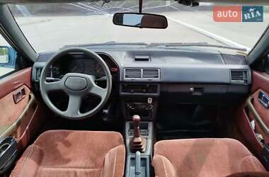 Хэтчбек Mazda 626 1986 в 