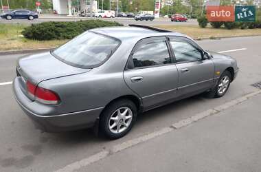Седан Mazda 626 1992 в 