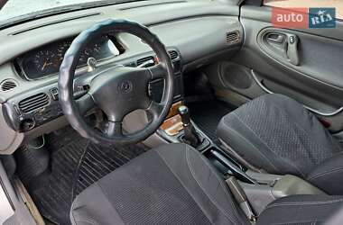 Седан Mazda 626 1993 в 