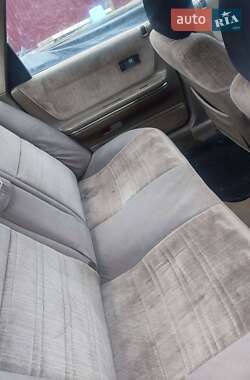 Седан Mazda 626 1987 в Хмельницком