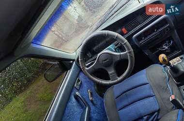 Седан Mazda 626 1989 в 