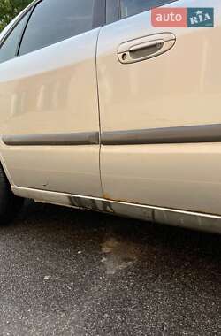 Седан Mazda 626 1999 в 