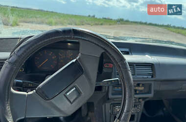 Хэтчбек Mazda 626 1986 в 
