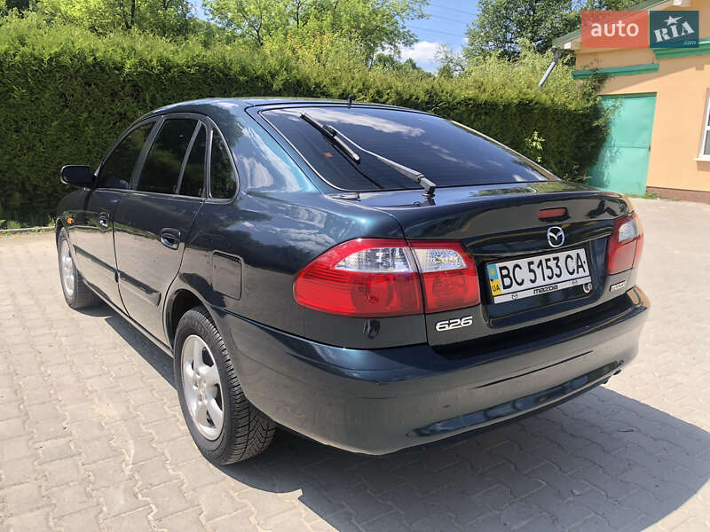 Седан Mazda 626 2002 в Турці