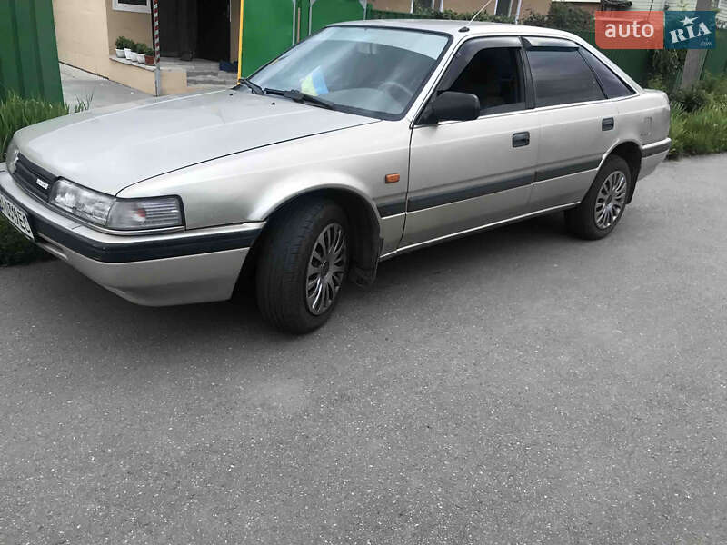 Хэтчбек Mazda 626 1990 в 