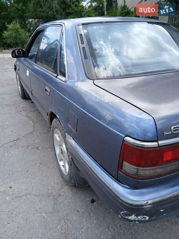 Седан Mazda 626 1988 в Днепре