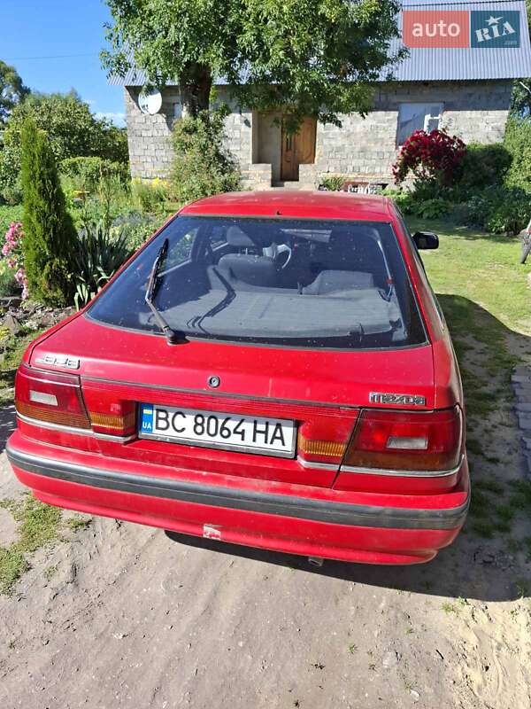 Хетчбек Mazda 626 1987 в Золочеві