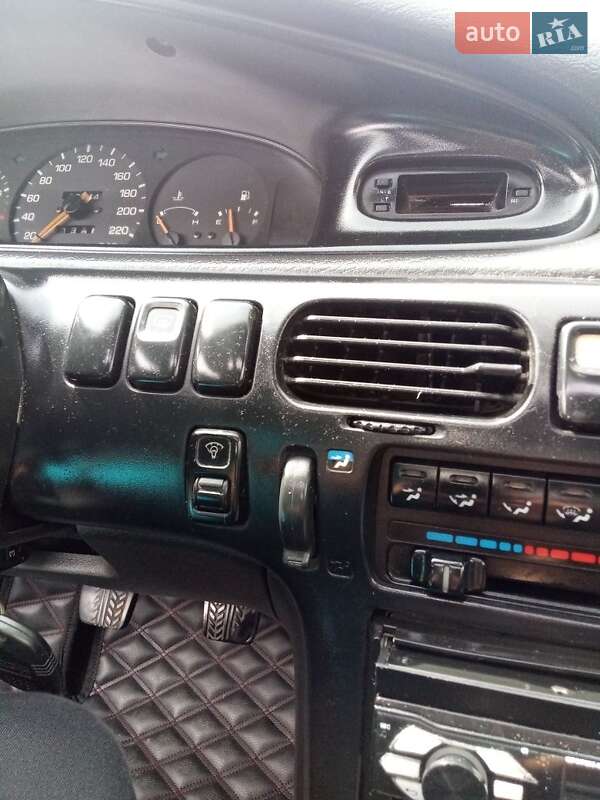 Хэтчбек Mazda 626 1996 в Надворной
