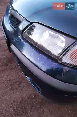 Хетчбек Mazda 626 1999 в 