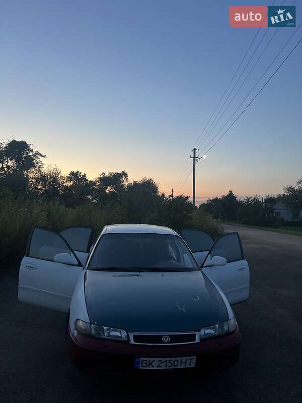 Седан Mazda 626 1993 в Ровно