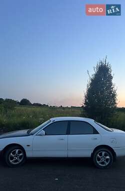 Седан Mazda 626 1993 в Ровно