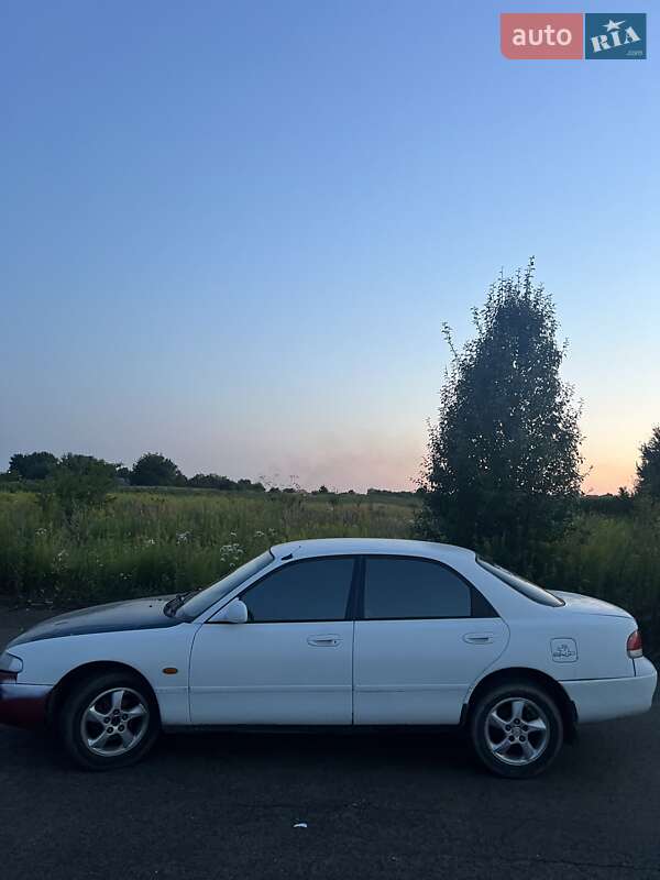 Седан Mazda 626 1993 в Ровно