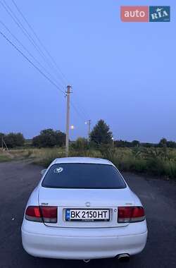 Седан Mazda 626 1993 в 