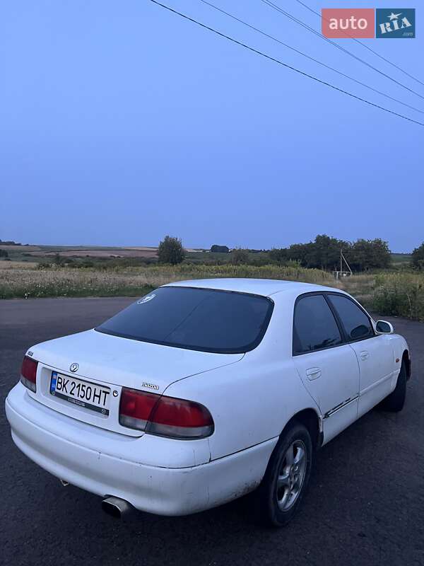 Седан Mazda 626 1993 в Ровно