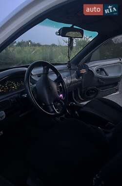 Седан Mazda 626 1993 в 