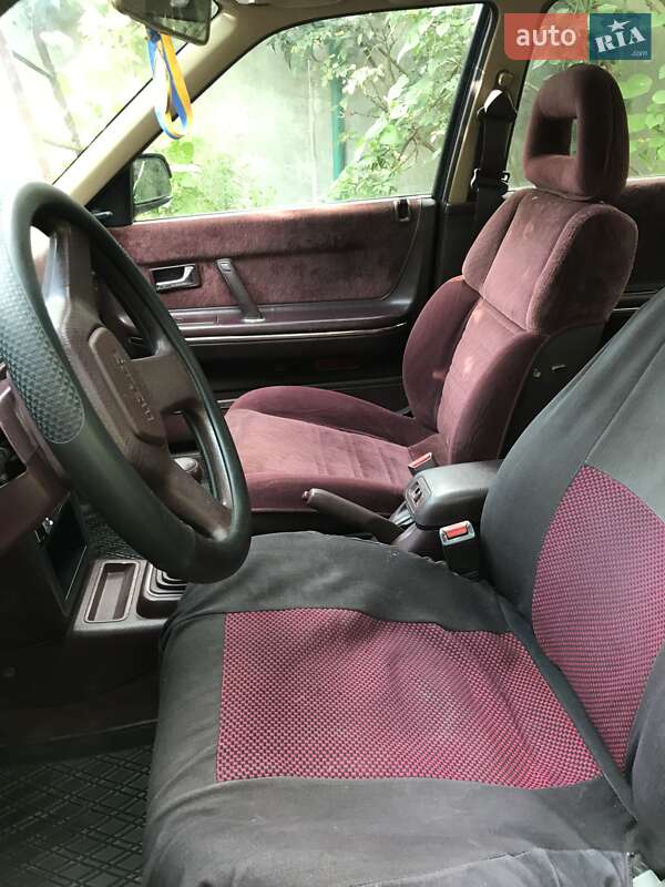 Седан Mazda 626 1988 в Сарате